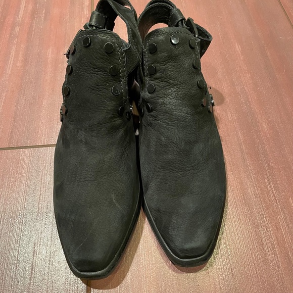 M4D3 Alexa bootie - Picture 4 of 11